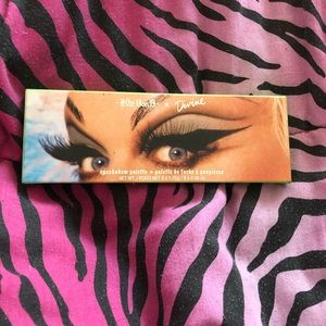 Kat Von D ⭐️ Divine eyeshadow palette
